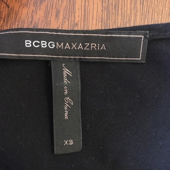 🎉LAST CHANCE🎉 BCBGMAXAZRIA Sequin Trim Black Long Sleeve Tee - Picture 3 of 7
